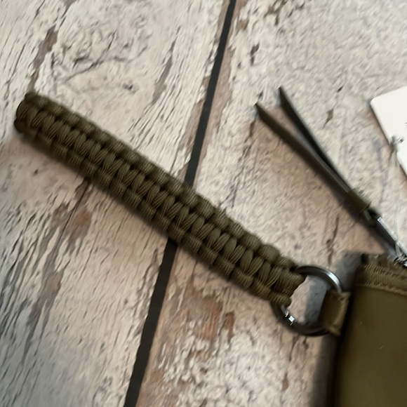 ATHLETA Revive Zip Pouch - Picture 3 of 11